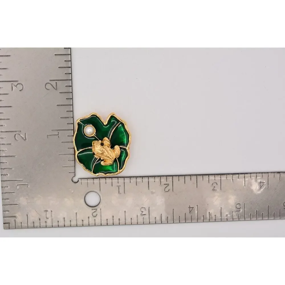 JJI Vintage Frog Pin Brooch Lily Pad Pearl Green Gold Tone Enamel Signed BinAT